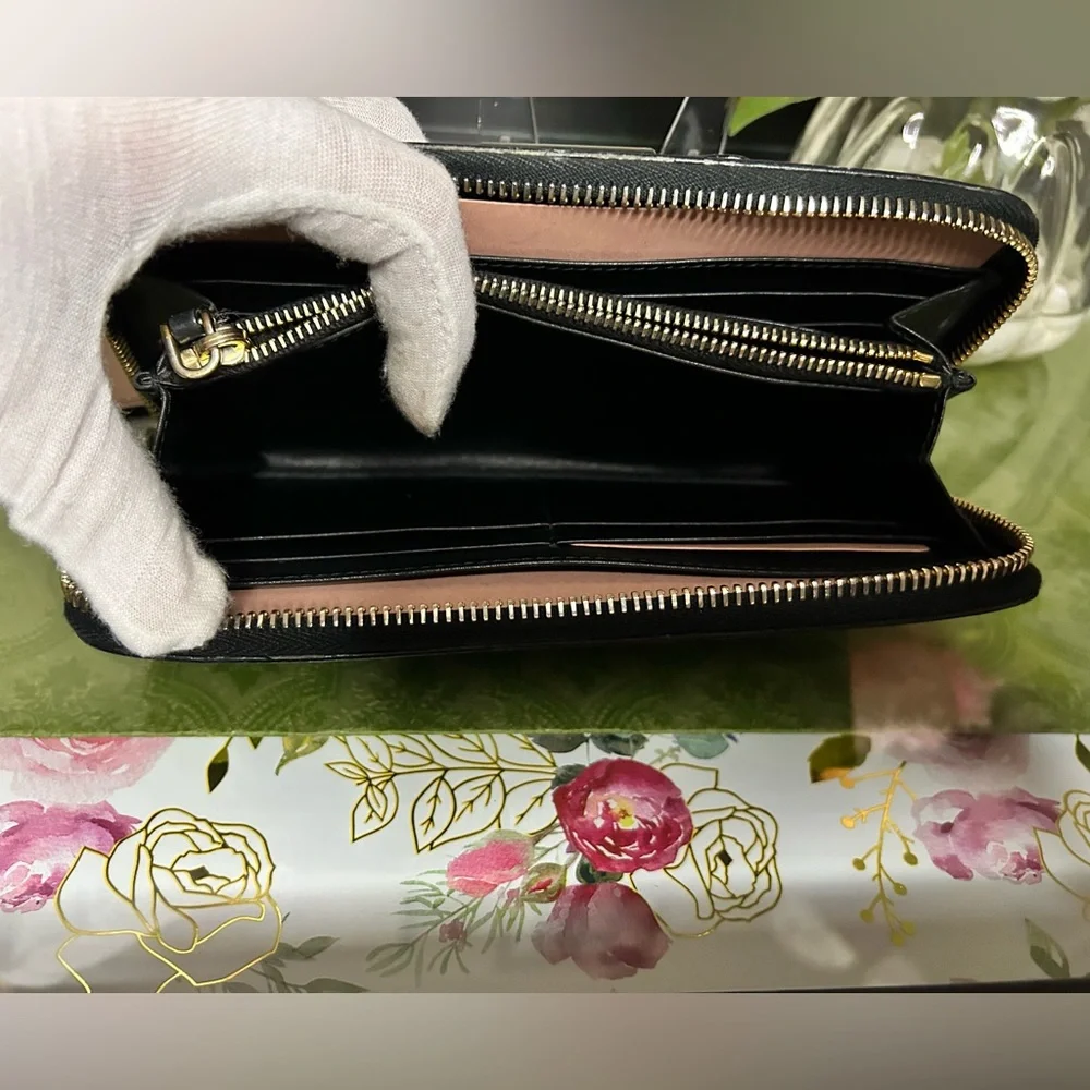 Miu Miu elegant black